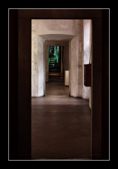 09 - Erwin Olaf 01.jpg